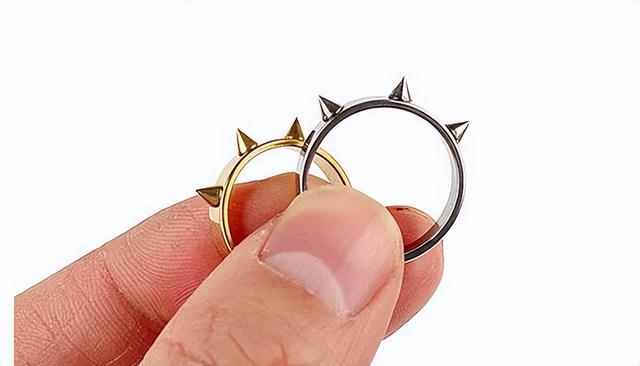 外貌普通却威力巨大!八种女性自卫神器,其貌不扬却是救命神器