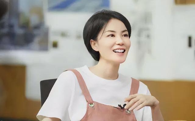 “鼻子不好看”太拉低颜值了，9位女星貌美如花，却被鼻子拖后腿