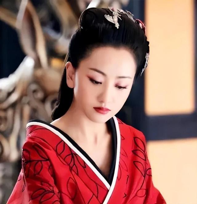 整容、耍大牌、自甘堕落成网红，8位“正女郎”近况差距好大