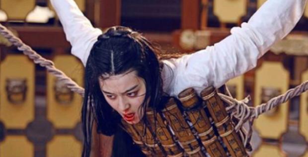 女明星被绑住的古装造型,张柏芝的太认真,刘亦菲的太狠了