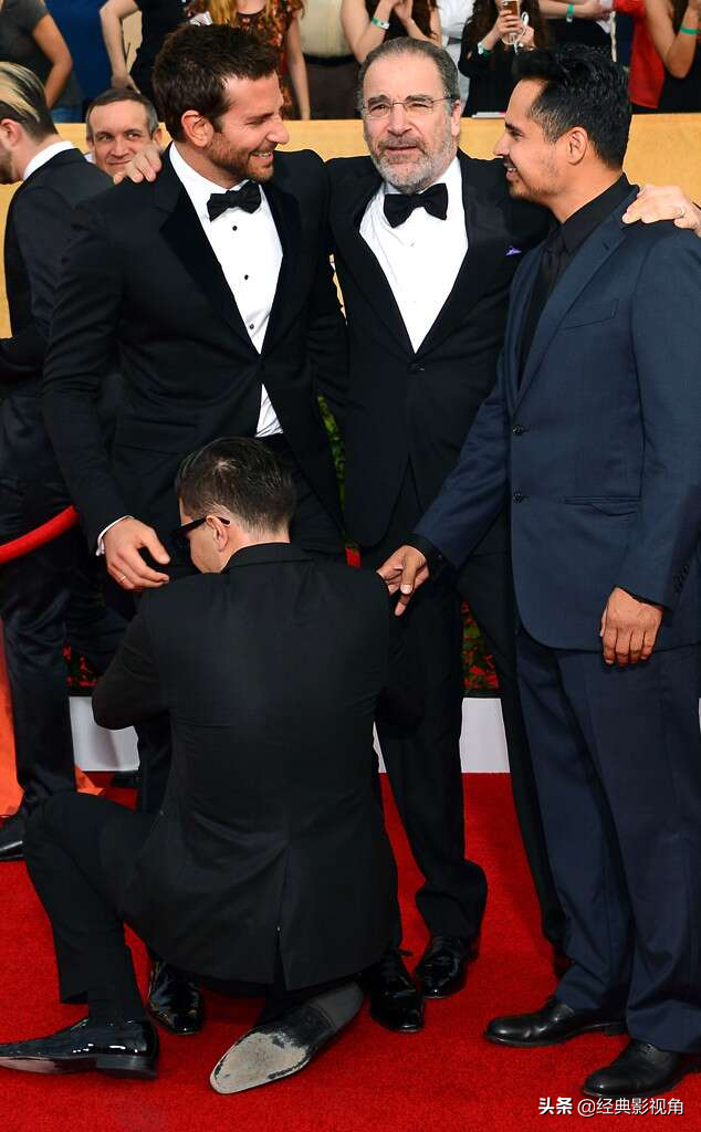 迪丽热巴被变态跟踪，小李子被抱腿埋裆！明星活该被骚扰吗？