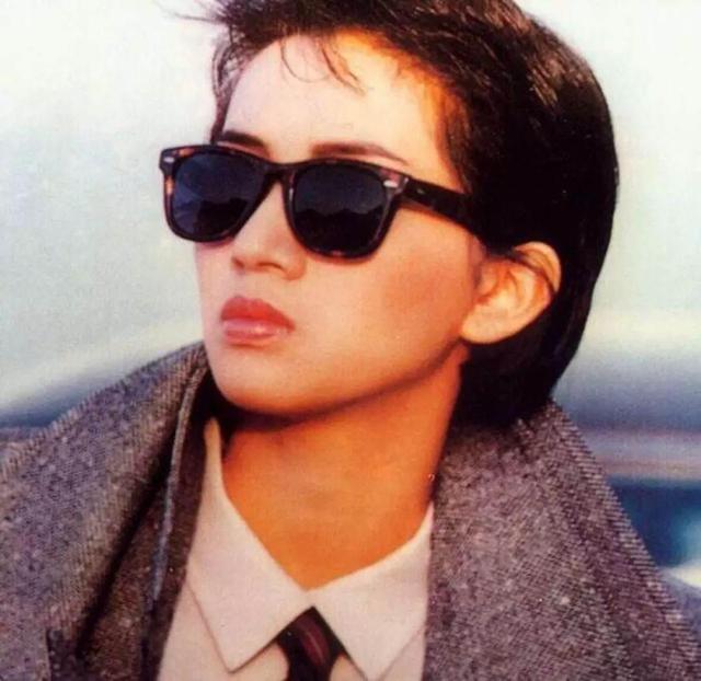 小眼睛、厚嘴唇，这些女星明明不符合大众审美，却个个美艳动人