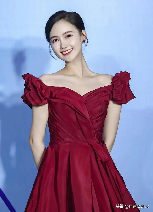 美女马萱,清新甜美,这笑容太治愈了