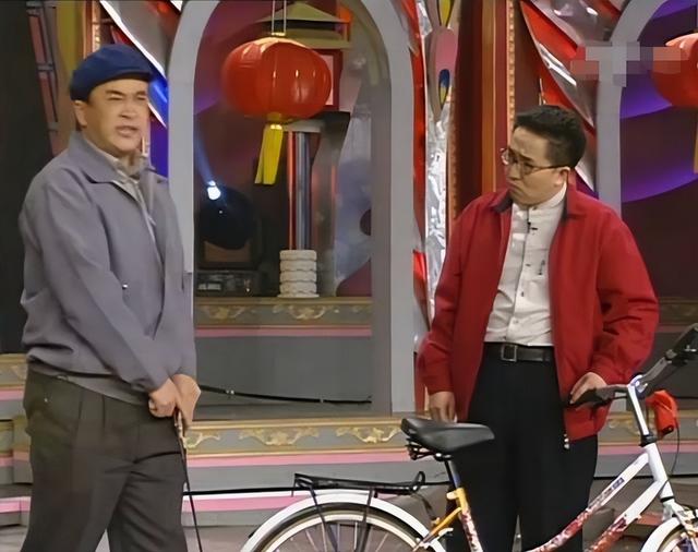 演员句号：再婚娶小11岁妻子，让丧子的岳父母不再流泪