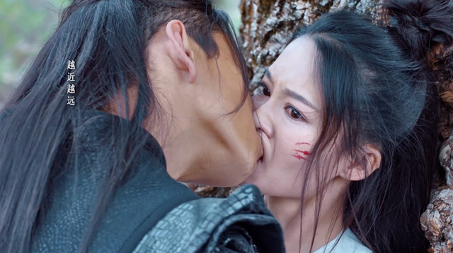 被揩油的十多位女星：有人被侵犯还要道歉，有人当场扇耳光还击