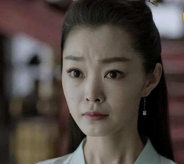 “鼻子不好看”太拉低颜值了，9位女星貌美如花，却被鼻子拖后腿