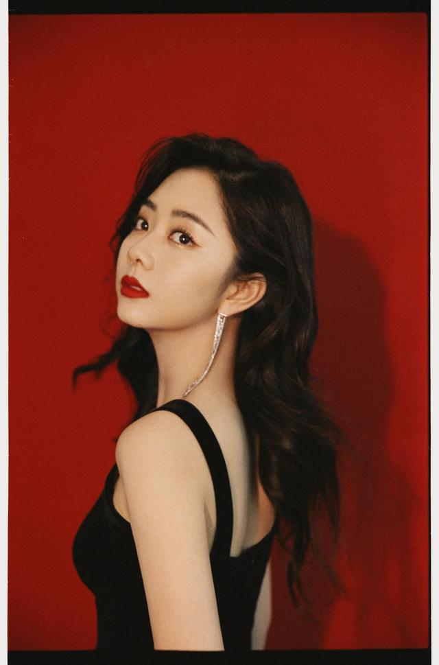 八位美女写真,风姿绰约小天仙,惊鸿一瞥清流溪,有你喜欢的吗?