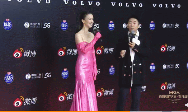 红毯夜，张天爱白裙惊艳，杨颖若隐若现，殷桃压轴女王范十足