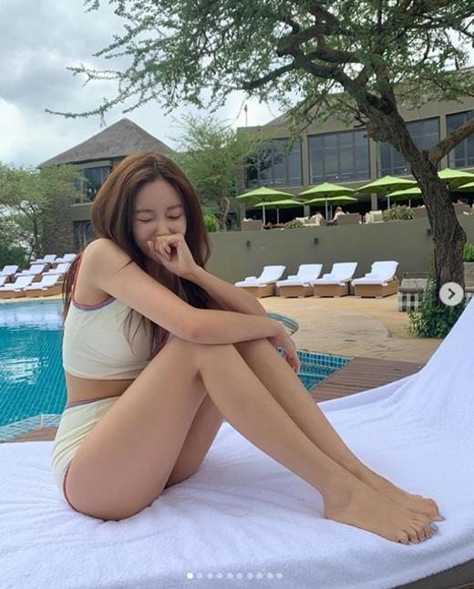 韩国女歌手孝敏SNS发照秀性感火爆身材