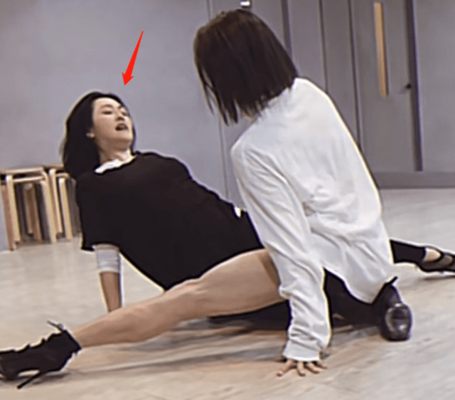 小S跳舞动作露骨,与绯闻舞蹈老师缠绵,摸男方屁股和裆部引热议