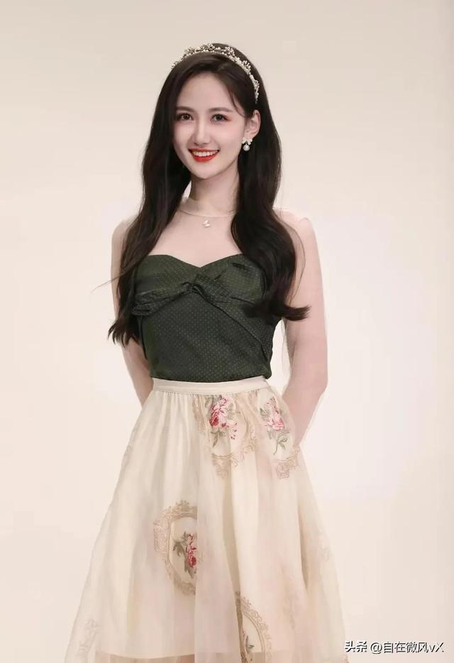 美女马萱,清新甜美,这笑容太治愈了