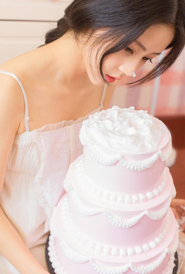 肥嫩极品性感美女