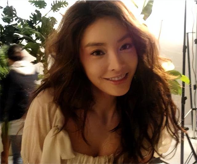 韩国张紫妍案:女星自杀遗书劲爆,总统下令彻查,为何草草结案?