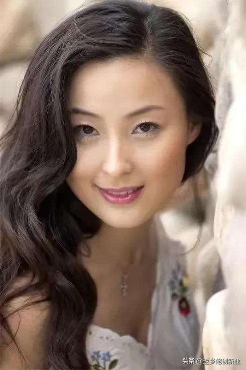 上海滩"钱色搭裆"男女:美女色祸销声匿迹,伪慈善现形入狱之四