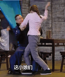 强吻、揩油、扒衣服?再大牌的女星也难逃“咸猪手”?