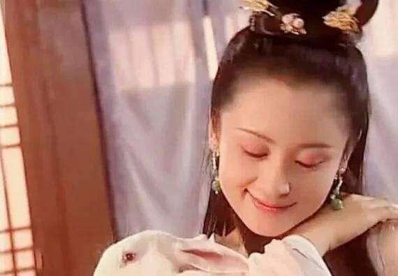 她被称为“内地第一美女”，曾迷倒陈凯歌，如今儿子长得像吴某凡