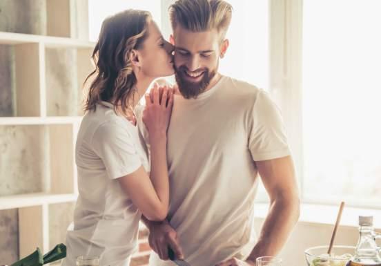 女人为什么也会长胡子?胡子越刮越粗是真的吗,为你解疑