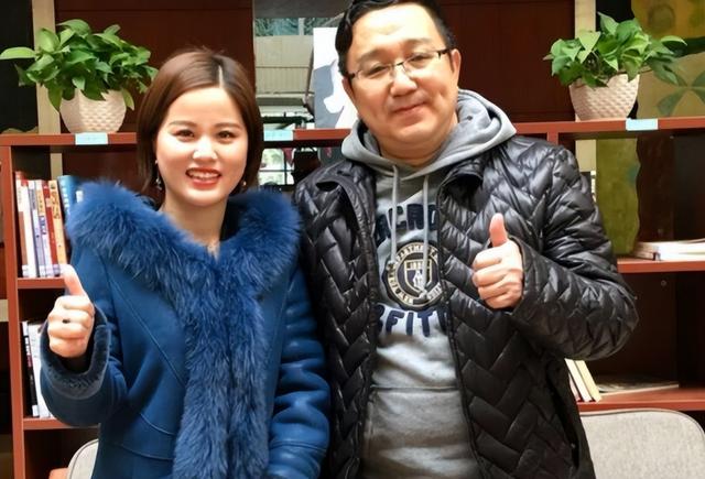 演员句号：再婚娶小11岁妻子，让丧子的岳父母不再流泪