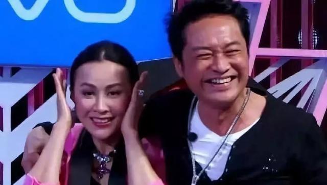 强吻、揩油、扒衣服?再大牌的女星也难逃“咸猪手”?