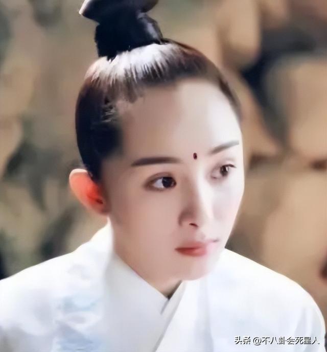 眼袋、胸下垂、胖成球，这些“不体面”的怀孕女星，才是人间真实