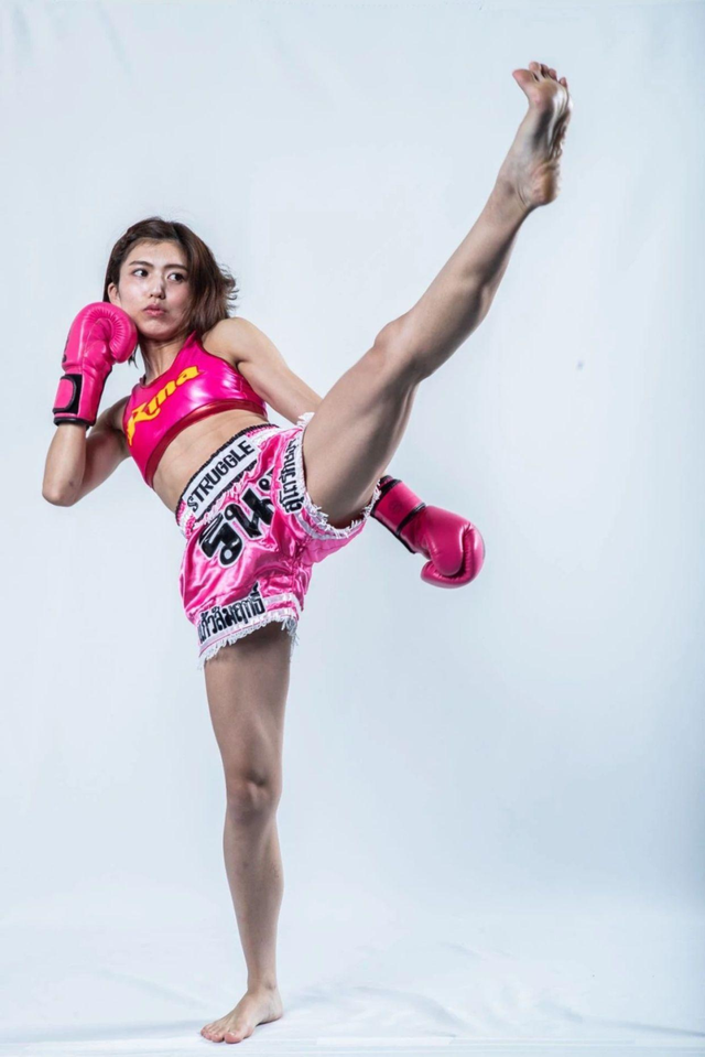 美女格斗家被捕后道歉，网友直言：判的太轻！