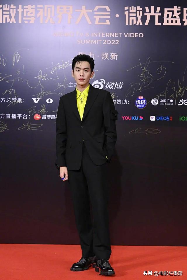 红毯夜，张天爱白裙惊艳，杨颖若隐若现，殷桃压轴女王范十足