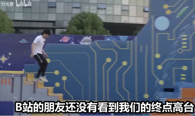 多少人惨遭大学舍友报名《男生女生向前冲》？