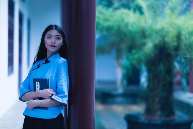 女人想玩玩你的感情时，都会在那些方面体现