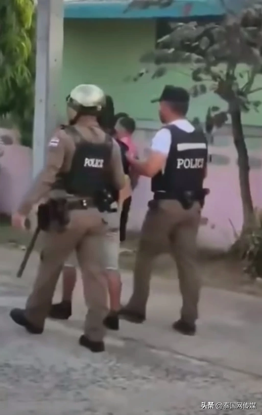 刚出狱3天！泰国男子持刀冲进某校将初二女生活活捅死