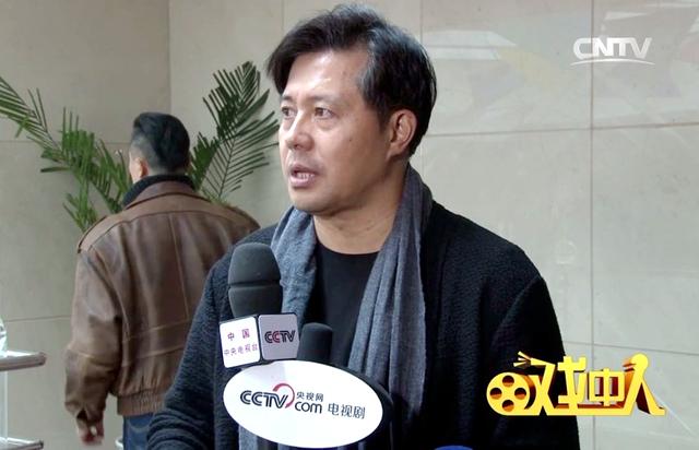 佟瑞欣获上影集团“优秀干部”表彰，他是演员剧团团长，妻子夏菁