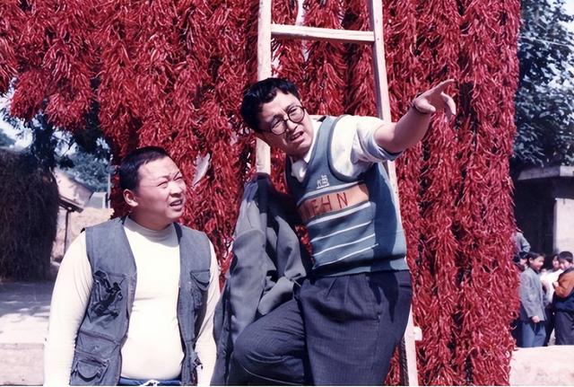 演员句号：再婚娶小11岁妻子，让丧子的岳父母不再流泪