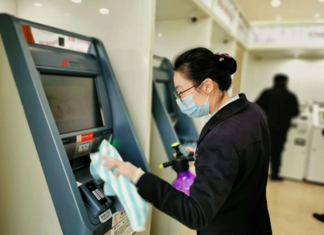 云南最美女色虎，与多人发生不正当关系，欺凌下属，大搞迷信活动