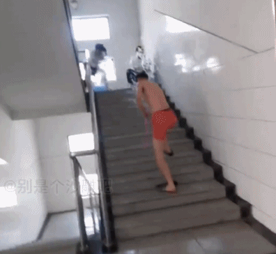 多少人惨遭大学舍友报名《男生女生向前冲》？