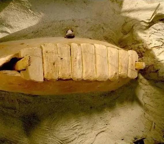 2003年，新疆罗布泊出土古楼兰美女干尸，复原容貌后，超众多女星