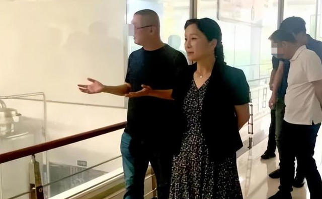 云南最美女色虎，与多人发生不正当关系，欺凌下属，大搞迷信活动