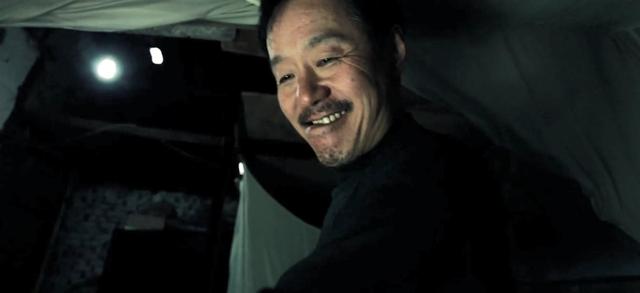 女大学生被拐到农村，她反而把人贩卖给了光棍汉，犯罪片《空窗》