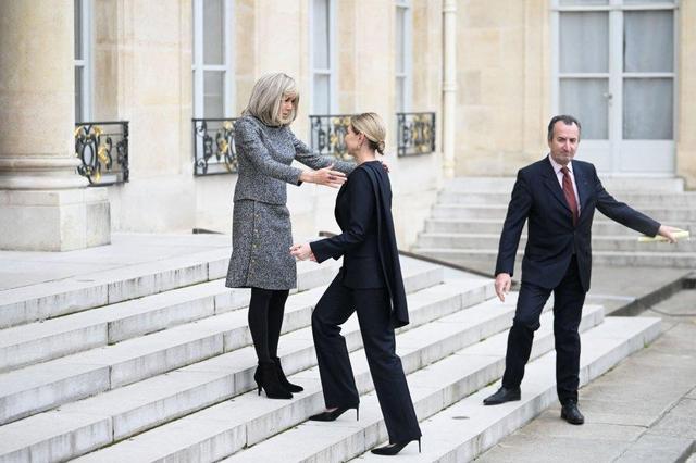 70岁的布丽吉特：光看腿不输韩国女团，怪不得马克龙对她死心塌地