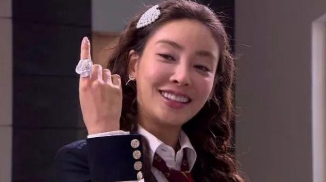 韩国张紫妍案:女星自杀遗书劲爆,总统下令彻查,为何草草结案?