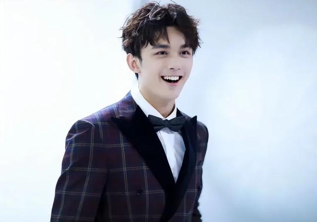 “太诱惑,太欲了”,吴磊与女明星拥吻画面,让人欲罢不能