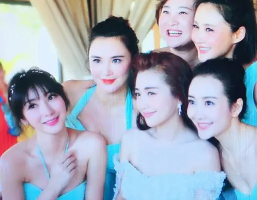 被揩油的十多位女星：有人被侵犯还要道歉，有人当场扇耳光还击