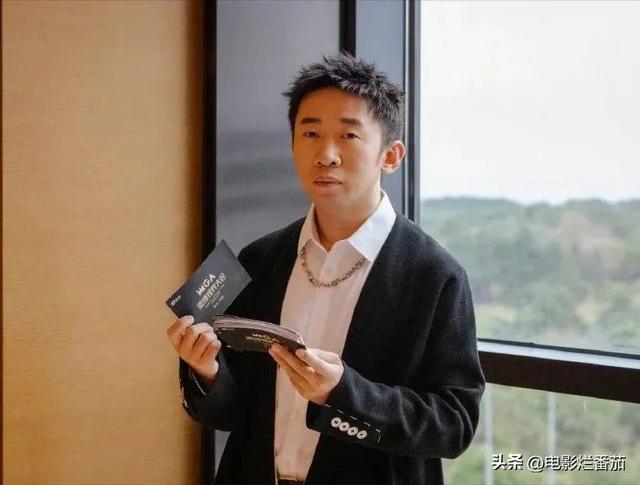 红毯夜，张天爱白裙惊艳，杨颖若隐若现，殷桃压轴女王范十足