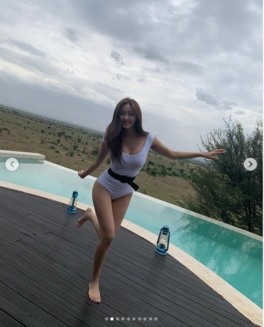 韩国女歌手孝敏SNS发照秀性感火爆身材