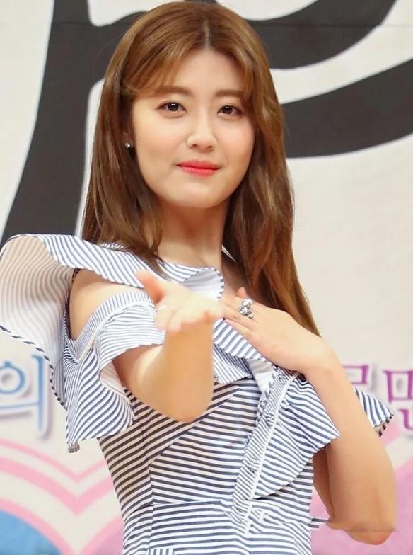 日网票选2021最受欢迎“新生代女演员”个个肤白貌美