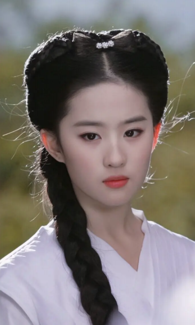 被揩油的十多位女星：有人被侵犯还要道歉，有人当场扇耳光还击