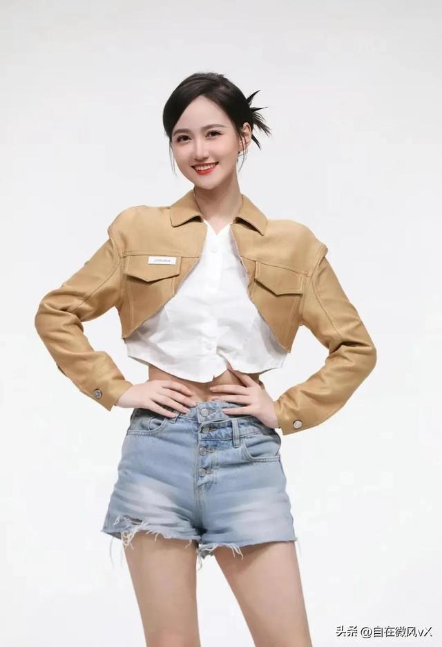 美女马萱,清新甜美,这笑容太治愈了