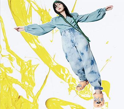 《以家人之名》谭松韵亲自示范“洞洞鞋”，谁还敢说它土气？