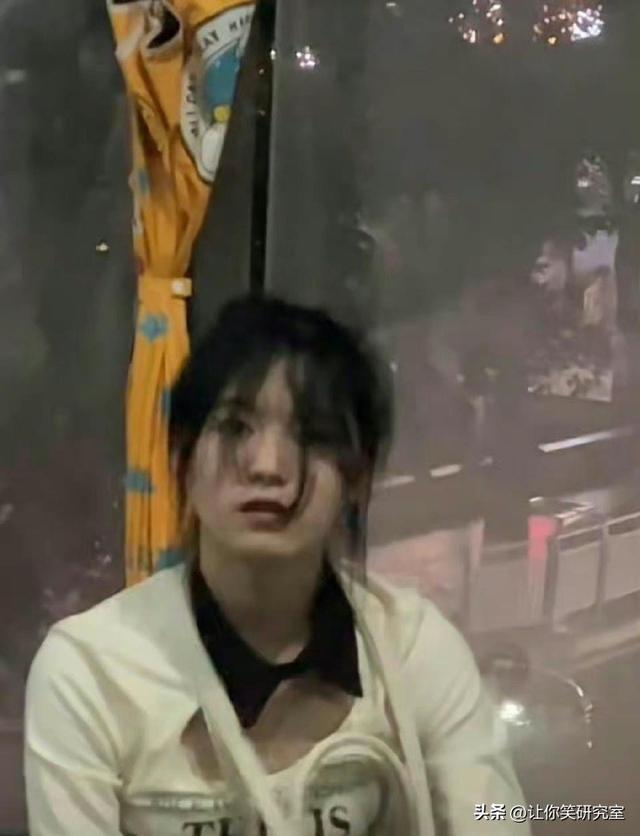 发现女友通讯录找免费鸭子,哈哈好奇心害死猫