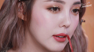 《神奇动物2》的美女蛇惊艳，金秀贤被赞“活神仙”