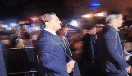 迪丽热巴被变态跟踪，小李子被抱腿埋裆！明星活该被骚扰吗？