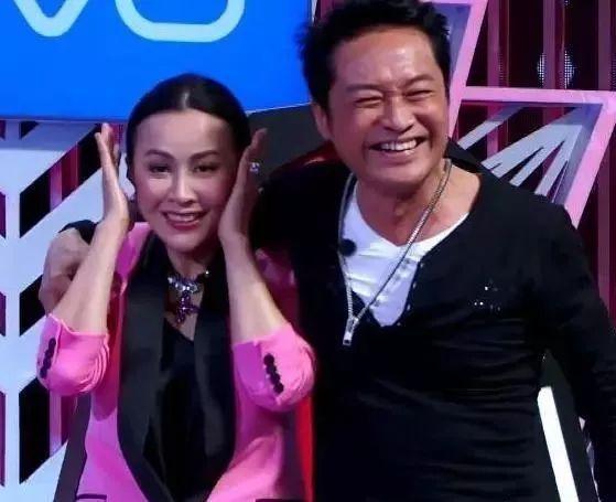 强吻、揩油、扒衣服?再大牌的女星也难逃“咸猪手”?